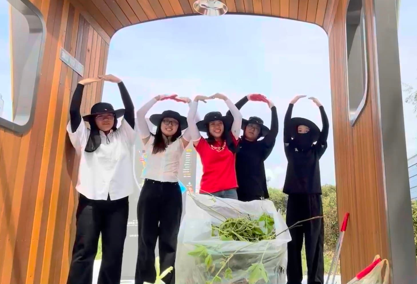 ์ํ๊ณ ๊ต๋์๋ฌผ์ ์ ๊ฑฐํจ์ผ๋ก์จ ์ฒํธ์ง์ ์ํ๊ณ๋ฅผ ๋ณดํธํ๊ณ  ์๋ฌผ ๋ค์์ฑ ํ๋ณต ๋ฐ ํ๋ก๊น